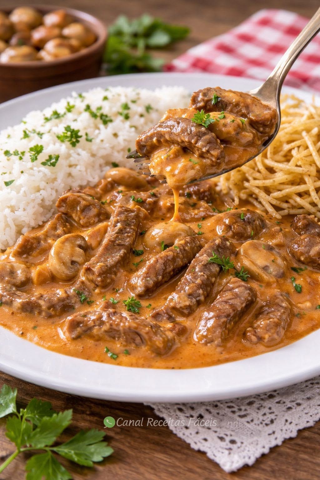 TAM M- MARMITA STROGONOFF DE CARNE 